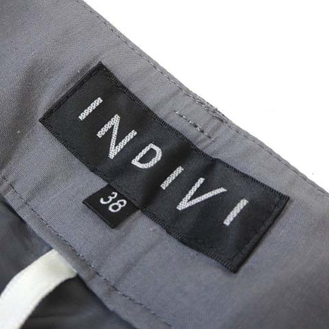 INDIVI(インディヴィ)のインディヴィ パンツ ストライプ サマーウール センタープレス M 38 グレー レディースのパンツ(その他)の商品写真