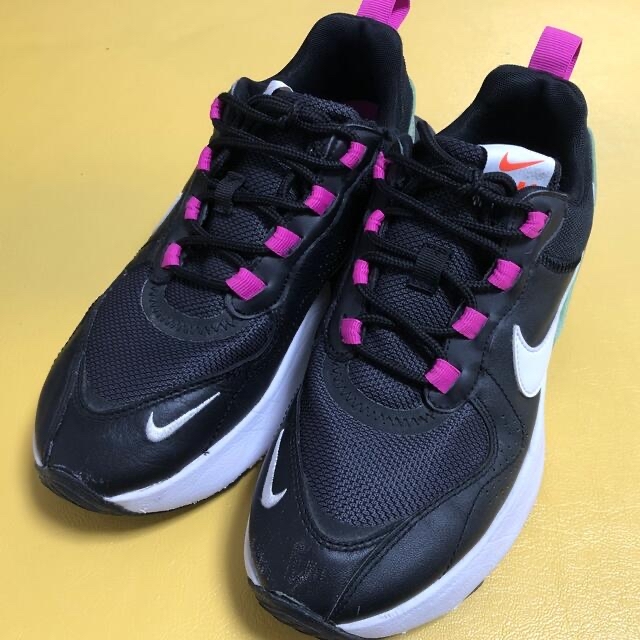 NIKE(ナイキ)のNIKE ナイキ エアマックス　ヴェローナ 24.0cm   レディースの靴/シューズ(スニーカー)の商品写真