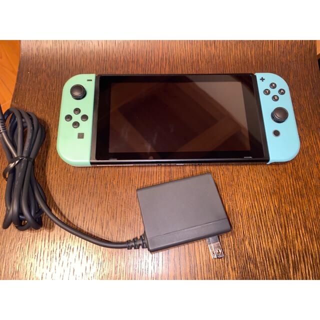 Nintendo Switch(ニンテンドースイッチ)のニンテンドー　switch 本体　どうぶつの森　初期化済み　美品 エンタメ/ホビーのゲームソフト/ゲーム機本体(家庭用ゲーム機本体)の商品写真