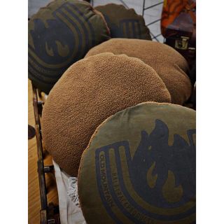 オールドマウンテン クッション　non sleep cushion 65cm(クッション)