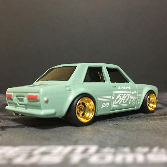 1/64ミニカー用タイヤホイール1台分カスタムパーツ ホットウィール トミカなど エンタメ/ホビーのおもちゃ/ぬいぐるみ(ミニカー)の商品写真