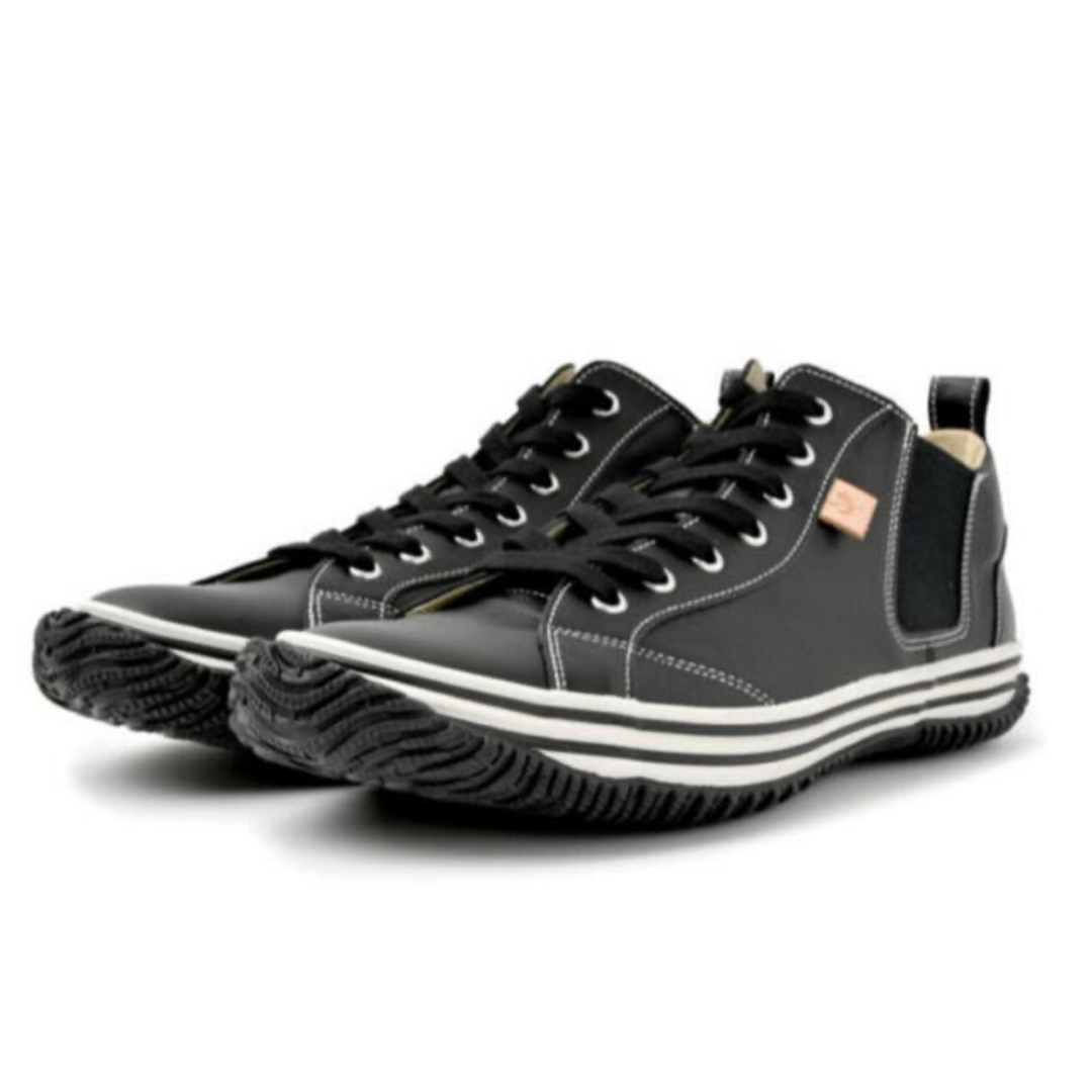 SPINGLE MOVE(スピングルムーブ)のSPINGLE MOVE SPM-442 BLACK メンズの靴/シューズ(スニーカー)の商品写真