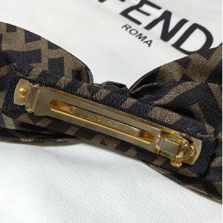 最終価格 FENDI フェンディ リボン ヘアバレッタ ズッカ ズッカ柄