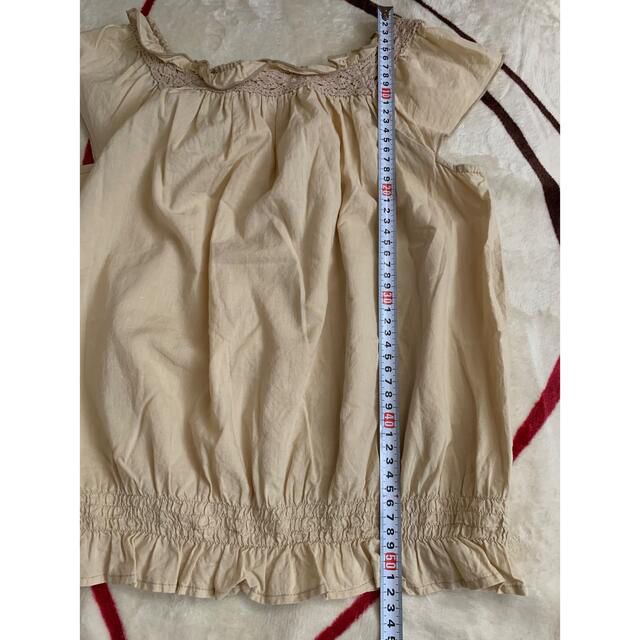 SM2(サマンサモスモス)のブラウス　シャーリング　レース　フレンチ袖　軽い　涼しい　ベージュ　裾ゴム　 レディースのトップス(シャツ/ブラウス(半袖/袖なし))の商品写真