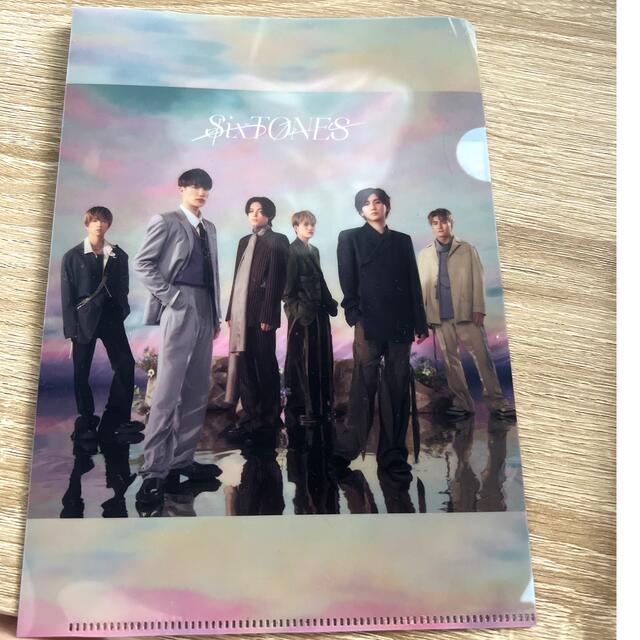 SixTONES(ストーンズ)のわたし(通常盤＋クリアファイル) エンタメ/ホビーのCD(ポップス/ロック(邦楽))の商品写真