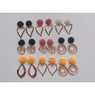 no. 701 花びらイヤリングまたはピアス