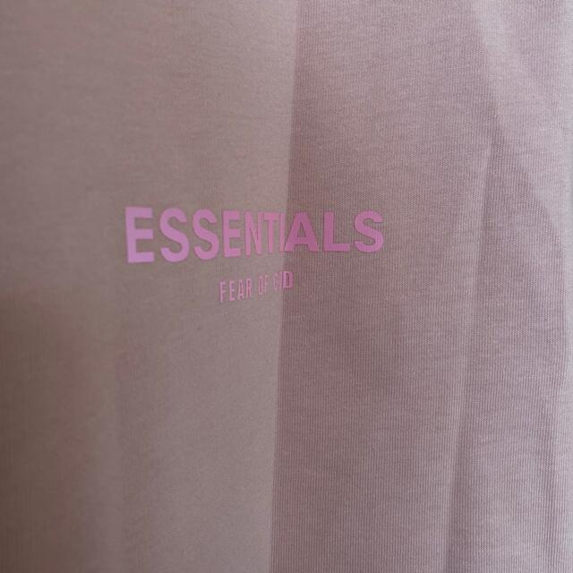 FEAR OF GOD(フィアオブゴッド)のRさん専用‼︎FOG ESSENTIALS リフレクタービッグロゴ　Mサイズ メンズのトップス(Tシャツ/カットソー(半袖/袖なし))の商品写真