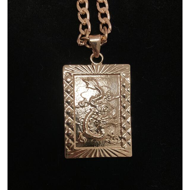 龍 ドラゴン ネックレス 金 ゴールド メンズのアクセサリー(ネックレス)の商品写真