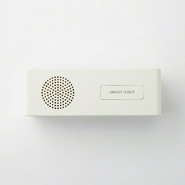 MUJI (無印良品)(ムジルシリョウヒン)の【新品】  無印良品 デジタル電波時計(大音量アラーム機能つき)／ホワイト インテリア/住まい/日用品のインテリア小物(置時計)の商品写真