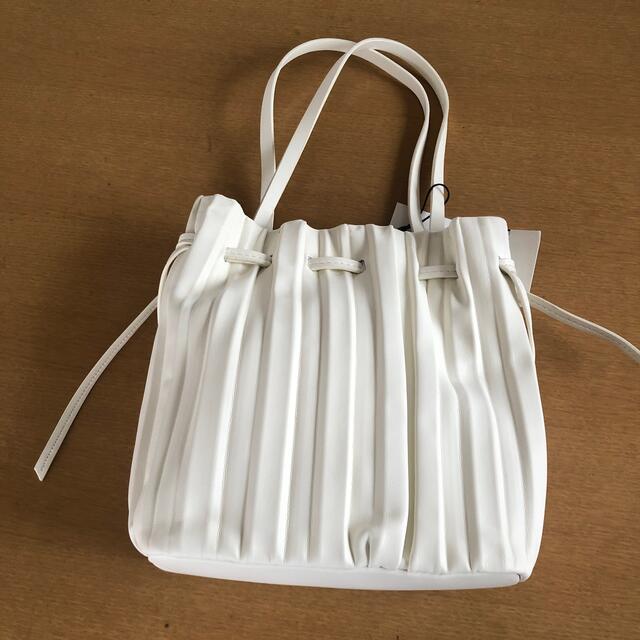 ZARA 大人気 プリーツバッグ 新品