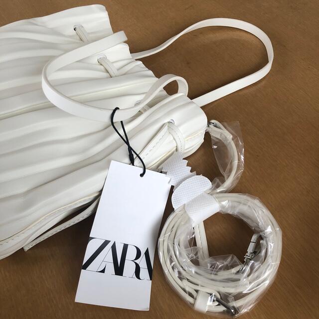 ZARA(ザラ)の【期間限定値下げ】新品　ZARA プリーツバッグ　 レディースのバッグ(ショルダーバッグ)の商品写真