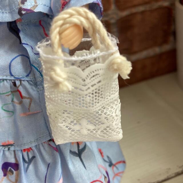 Takara Tomy(タカラトミー)の054 リカちゃん　ブライス　ハンドメイド　PVC  トートバッグ　レース柄　 ハンドメイドのぬいぐるみ/人形(人形)の商品写真