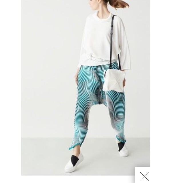値頃 ISSEY MIYAKE - 美品 ISSEY MIYAKE イッセイミヤケ スチーム