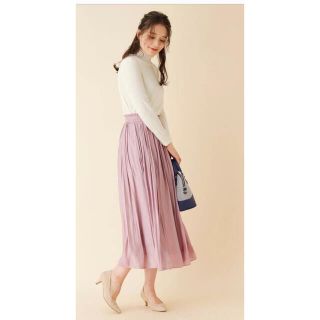 ユニクロ(UNIQLO)のユニクロ＊シャイニーギャザーロングスカート（丈標準81～85cm）美品(ロングスカート)