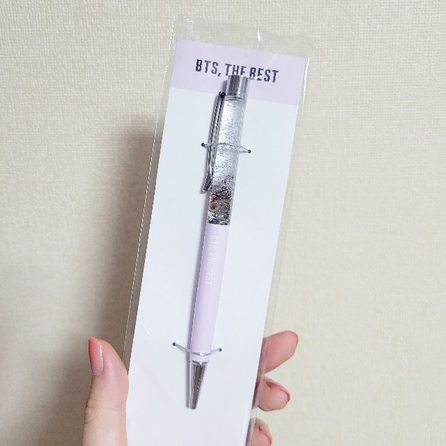 防弾少年団(BTS)(ボウダンショウネンダン)の【新品未開封】BTS BALLPOINT PEN PURPLE ボールペン エンタメ/ホビーのタレントグッズ(アイドルグッズ)の商品写真