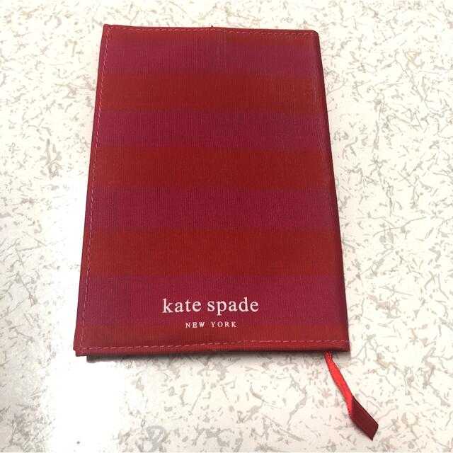 kate spade new york(ケイトスペードニューヨーク)のkate spade NEW YORK ブックカバー 赤系　ストライプ ハンドメイドの文具/ステーショナリー(ブックカバー)の商品写真