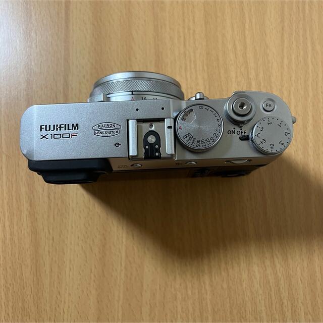 富士フイルム(フジフイルム)の価格改定！FUJIFILM X100F コンパクトデジタルカメラ スマホ/家電/カメラのカメラ(コンパクトデジタルカメラ)の商品写真