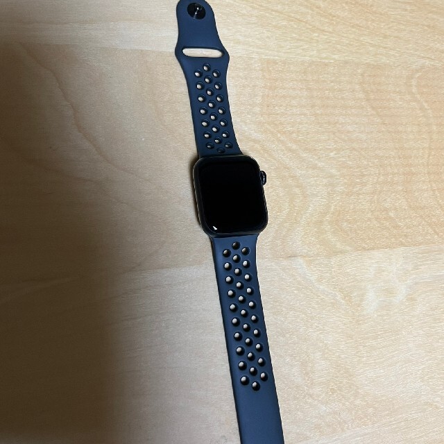 Apple(アップル)のm様専用　Apple Watch Nike SE （GPSモデル）40mm メンズの時計(腕時計(デジタル))の商品写真