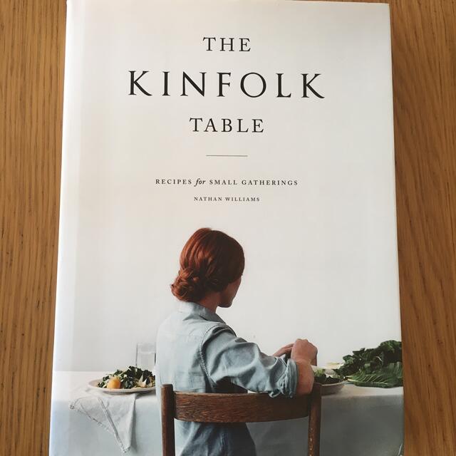 THE KINFOLK TABLE 洋書 エンタメ/ホビーの本(住まい/暮らし/子育て)の商品写真