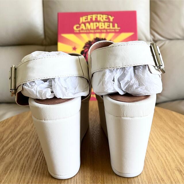 JEFFREY CAMPBELL(ジェフリーキャンベル)のジェフリーキャンベル Jeffrey Campbell 厚底サンダル ホワイト レディースの靴/シューズ(サンダル)の商品写真