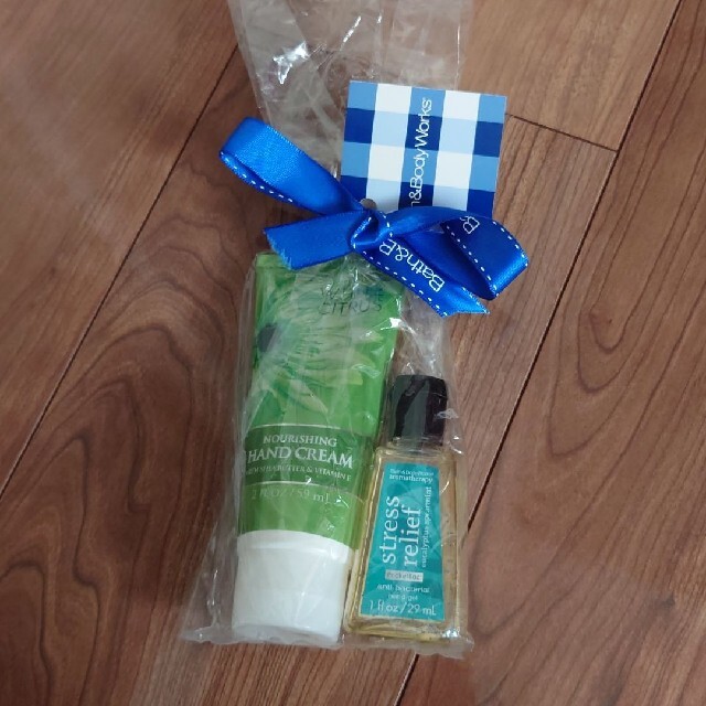 Bath & Body Works(バスアンドボディーワークス)のBath&Body Works ハンドクリーム　ハンドジェル コスメ/美容のボディケア(ハンドクリーム)の商品写真