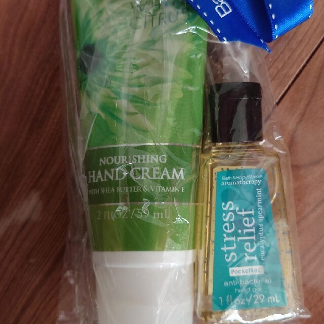 Bath & Body Works(バスアンドボディーワークス)のBath&Body Works ハンドクリーム　ハンドジェル コスメ/美容のボディケア(ハンドクリーム)の商品写真