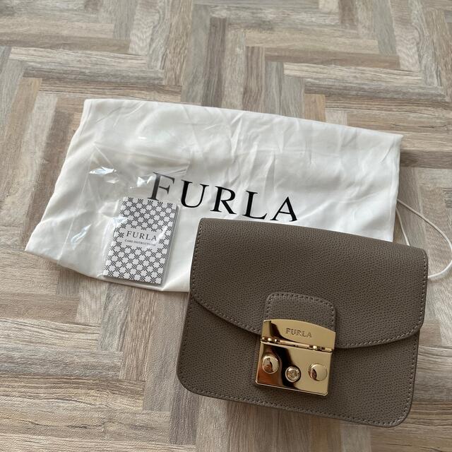 Furla(フルラ)の美品FURLA メトロポリス　グレージュ　ショルダーバッグ レディースのバッグ(ショルダーバッグ)の商品写真