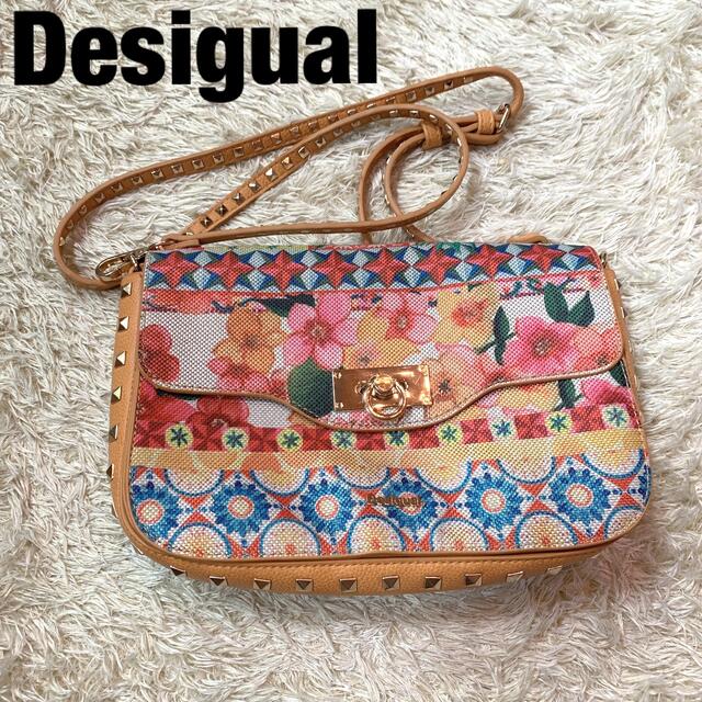 DESIGUAL(デシグアル)のDesigual ミニショルダーバッグ 花柄 スタッズ  ブラウン 派手かわいい レディースのバッグ(ショルダーバッグ)の商品写真