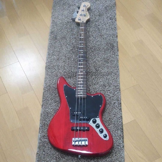 Fender(フェンダー)のSquier Jaguar Active bass 楽器のベース(エレキベース)の商品写真