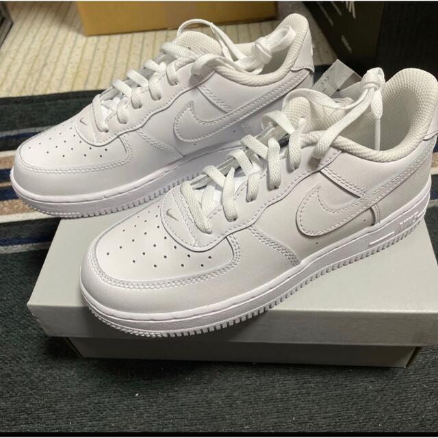 NIKE(ナイキ)のNIKE FORCE 1 LE (PS) 22cm レディースの靴/シューズ(スニーカー)の商品写真