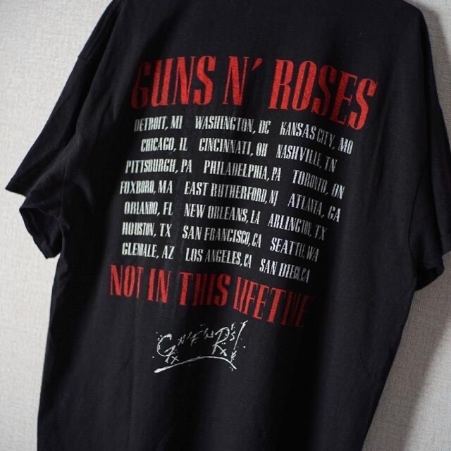 GUNS N' ROSES Tシャツ　XL メンズのトップス(Tシャツ/カットソー(半袖/袖なし))の商品写真