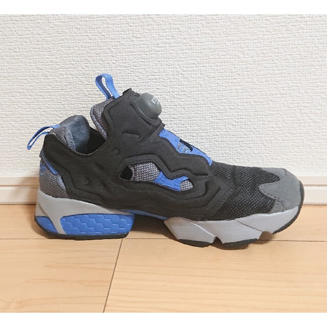 Reebok(リーボック)の23.5 美品 Reebok  INSTAPUMP FURY OG NM レディースの靴/シューズ(スニーカー)の商品写真