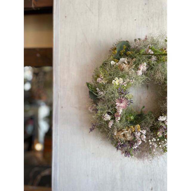 スモークツリーと小花のリース○ドライフラワーリース ハンドメイドのフラワー/ガーデン(リース)の商品写真