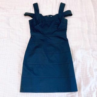 ビーシービージーマックスアズリア(BCBGMAXAZRIA)のBCBG MAXAZRIA購入♡maxandcleoオフショルダー ワンピース(ミニワンピース)