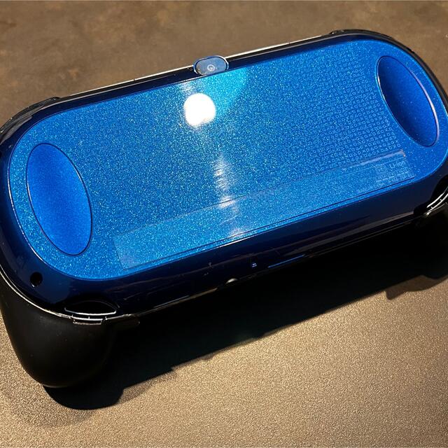 PlayStation Vita(プレイステーションヴィータ)のPlayStationVita ブルー PCH-1000 Blue  本体 エンタメ/ホビーのゲームソフト/ゲーム機本体(携帯用ゲーム機本体)の商品写真