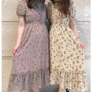 エブリン(evelyn)のevelyn 花柄ロングワンピース　モカ(ロングワンピース/マキシワンピース)