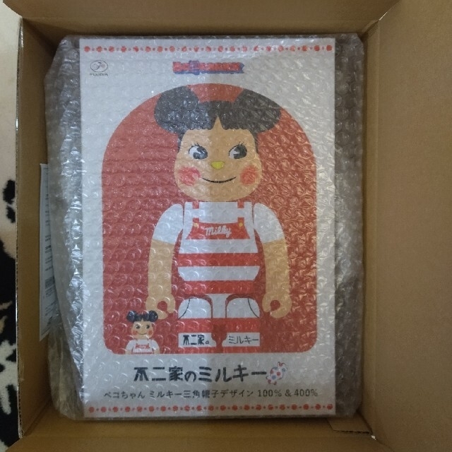 ミルキー BE＠RBRICK ペコちゃん ミルキー三角帽子デザイン 1000％の通販 by らっくま's shop｜ラクマ デザイン - papercutlightboxes.com