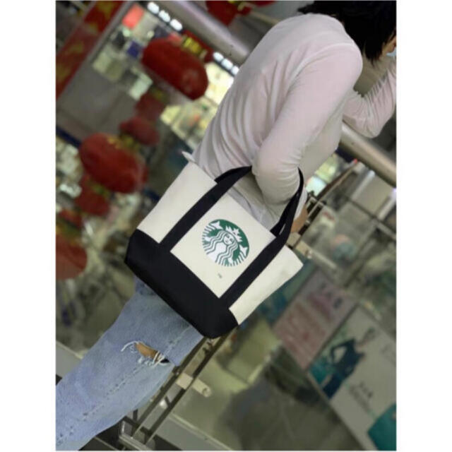 Starbucks Coffee(スターバックスコーヒー)のスターバックス　トートバッグ  エコバッグ　STARBUCKS スタバ　ブラック レディースのバッグ(トートバッグ)の商品写真