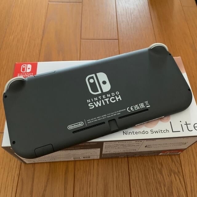 Nintendo Switch Lite 美品 エンタメ/ホビーのゲームソフト/ゲーム機本体(携帯用ゲーム機本体)の商品写真