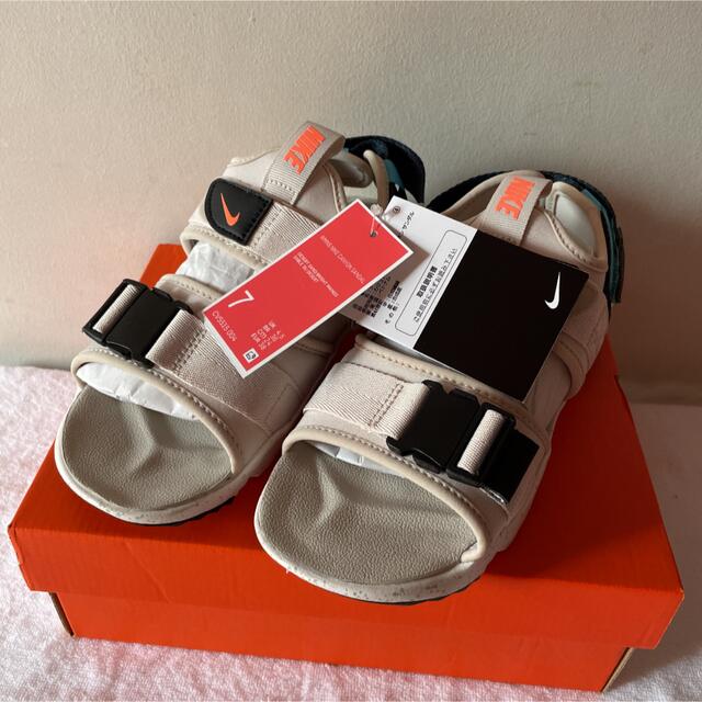 靴/シューズ新品　WMNS NIKE CANYON SANDAL キャニオン　サンダル