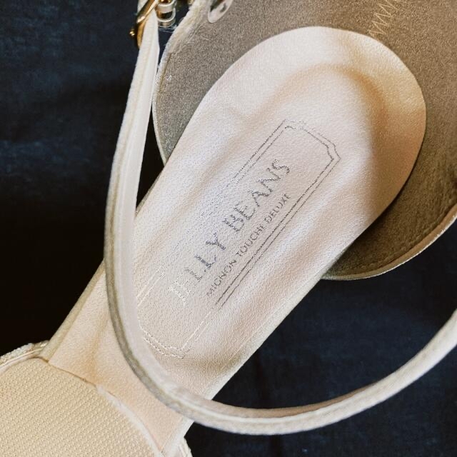 JELLY BEANS(ジェリービーンズ)の【JELLY BEANS☆美品】きらきらビジューのシューアクセ付き♡ハイヒール レディースの靴/シューズ(ハイヒール/パンプス)の商品写真