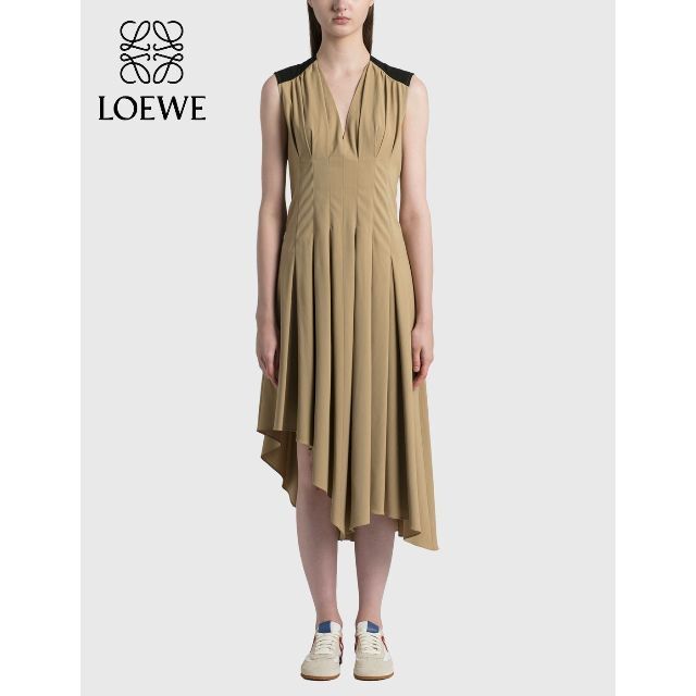 ひざ丈ワンピースLOEWE スリーブレス プリーツ ドレス