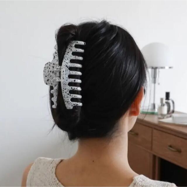 Bubbles(バブルス)の【新品・未使用】韓国ファッション マーブルヘアクリップ レディースのヘアアクセサリー(バレッタ/ヘアクリップ)の商品写真