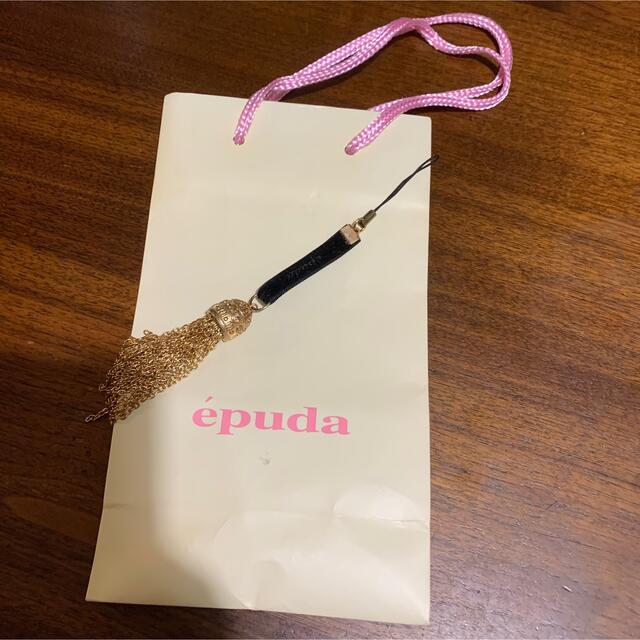 epuda(イプダ)のepuda ストラップ　ショッパー付き　チャーム レディースのファッション小物(キーホルダー)の商品写真