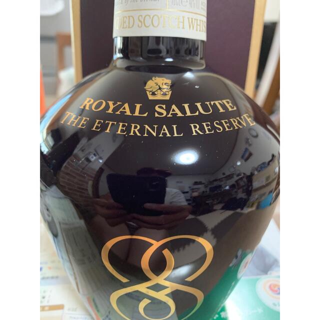 ROYAL SALUTE THE ETERNAL RESERVE 食品/飲料/酒の酒(ウイスキー)の商品写真