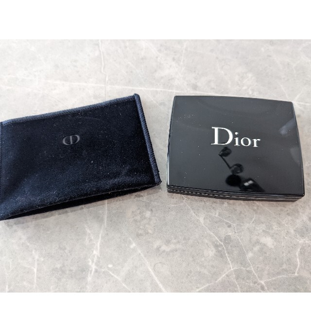 Christian Dior(クリスチャンディオール)のディオール  スキン ルージュ ブラッシュ 601 ホログラム コスメ/美容のベースメイク/化粧品(チーク)の商品写真