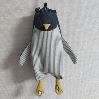 ペンギンの形のペットボトルカバー ペンギン着 ハンドメイド(ポーチ)