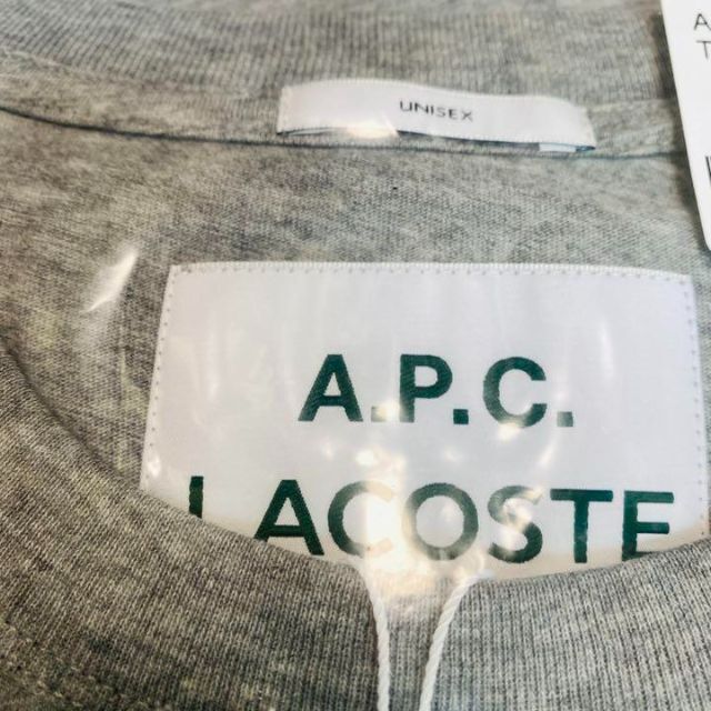 A.P.C(アーペーセー)のアーペーセー　ラコステ　ロゴ　ユニセックス　L  グレー　Tシャツ メンズのトップス(Tシャツ/カットソー(半袖/袖なし))の商品写真