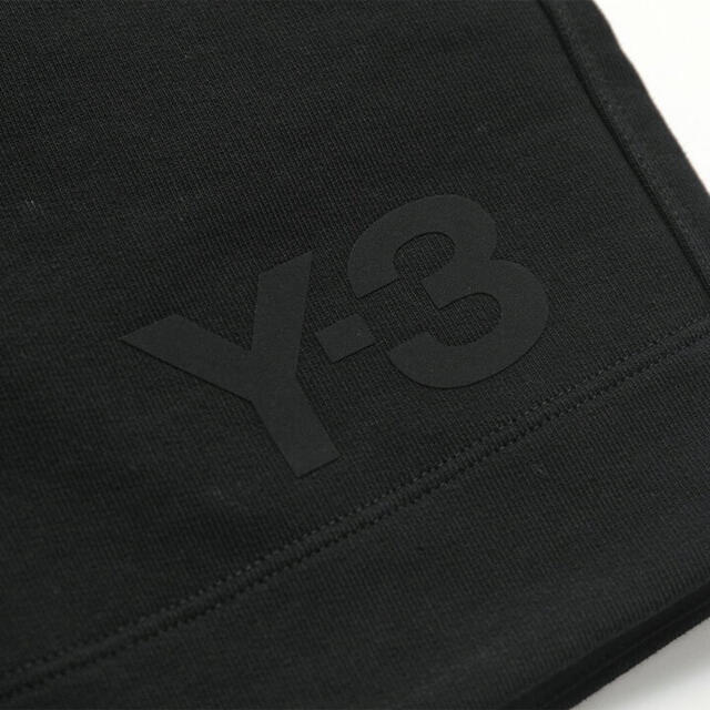 Y-3(ワイスリー)の【新品】【未使用】Y-3 ハーフパンツ メンズのパンツ(ショートパンツ)の商品写真