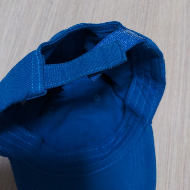 TOMMY HILFIGER(トミーヒルフィガー)のkpkp523様専用トミーヒルフィガー　キッズ　キャップ　帽子　青 キッズ/ベビー/マタニティのこども用ファッション小物(帽子)の商品写真